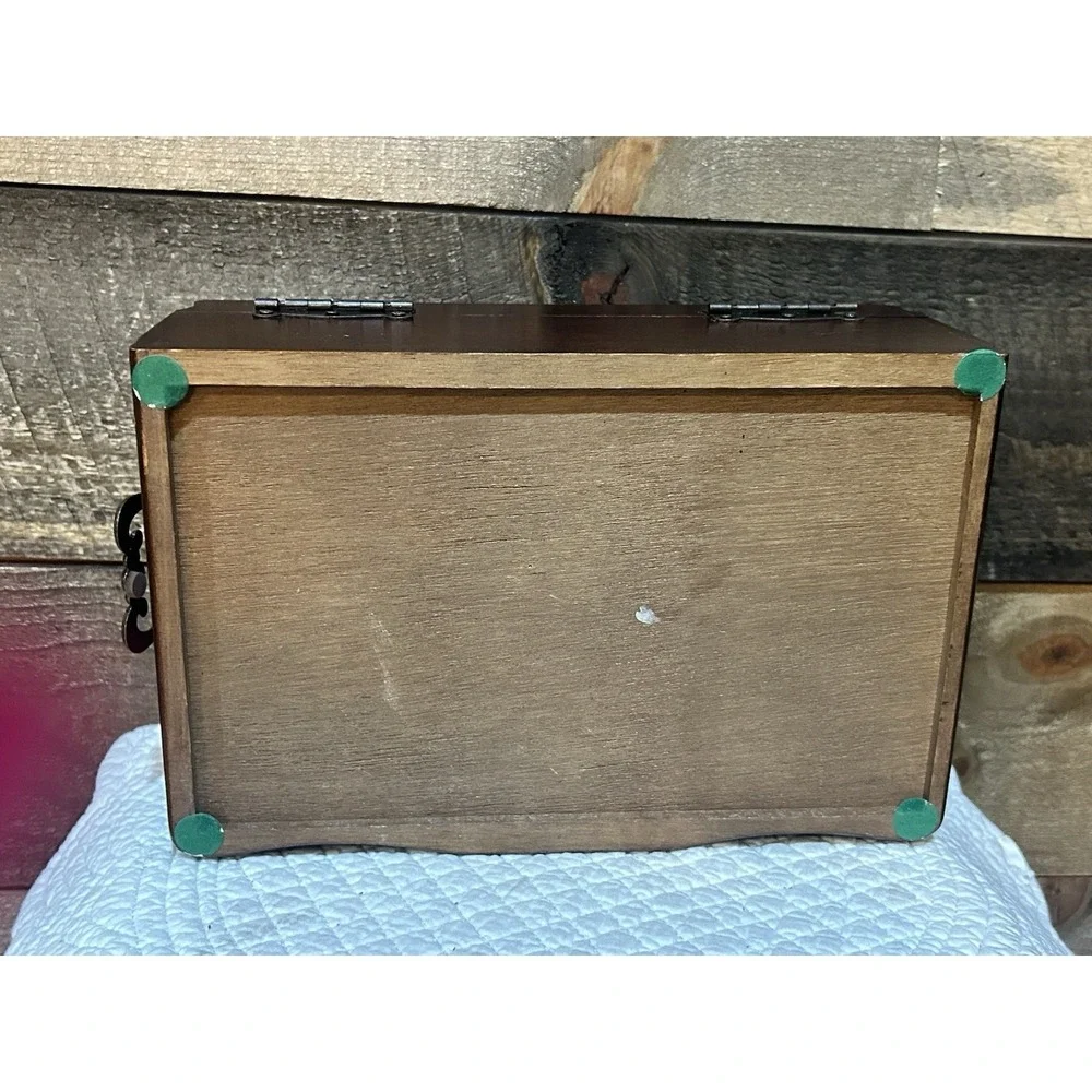 VTG MAHOGANY (?) JEWELRY BOX W/REMOVABLE TRAY & CORAL LINING